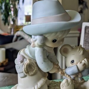 " I Can't Bear To Let You Go" Precious Moments Figurine. Like New Condition